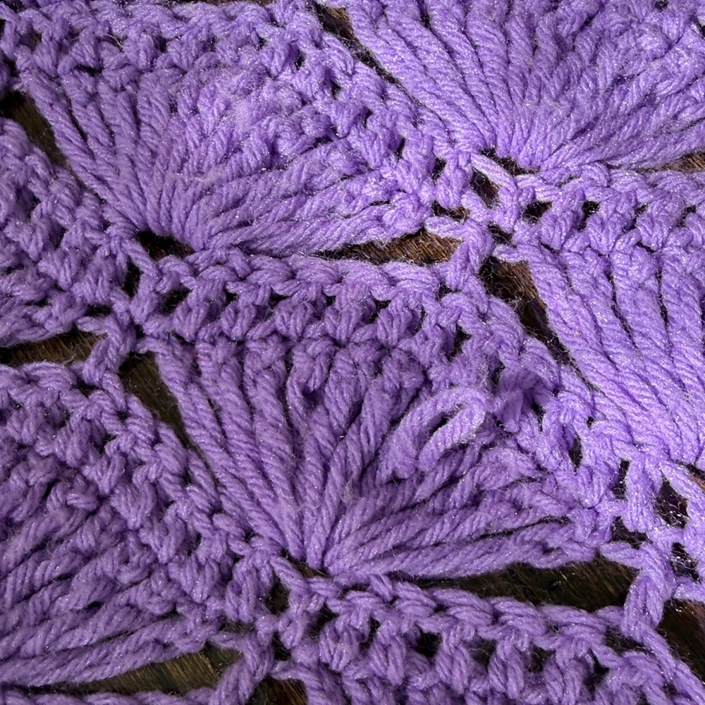 Vintage Handmade Lavender Crochet Fan Pattern Wrap with Fringe - Picture 11 of 11
